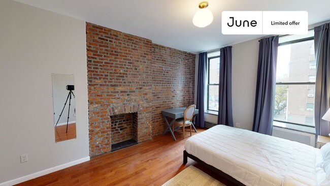 301 E 104th St in New York, NY - Building Photo - Building Photo