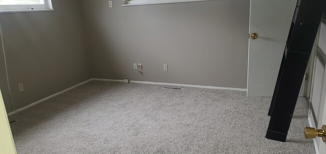 1379 Terry Dr in Reynoldsburg, OH - Building Photo - Building Photo