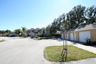 2683 Emerald Lake Ct in Kissimmee, FL - Building Photo - Building Photo