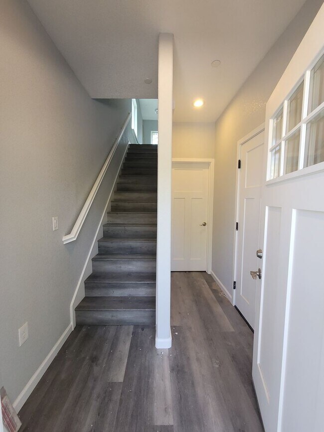 2744 Bronze Aly in Sacramento, CA - Building Photo - Building Photo