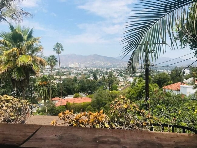 property at 612 Alta Vista Dr