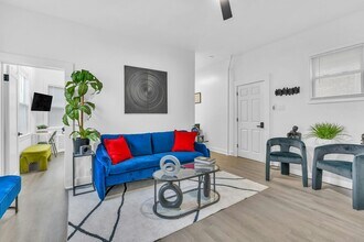 68 Pine St in Montclair, NJ - Building Photo - Building Photo