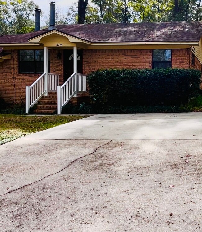 8789 Louvinia Way in Tallahassee, FL - Building Photo - Building Photo