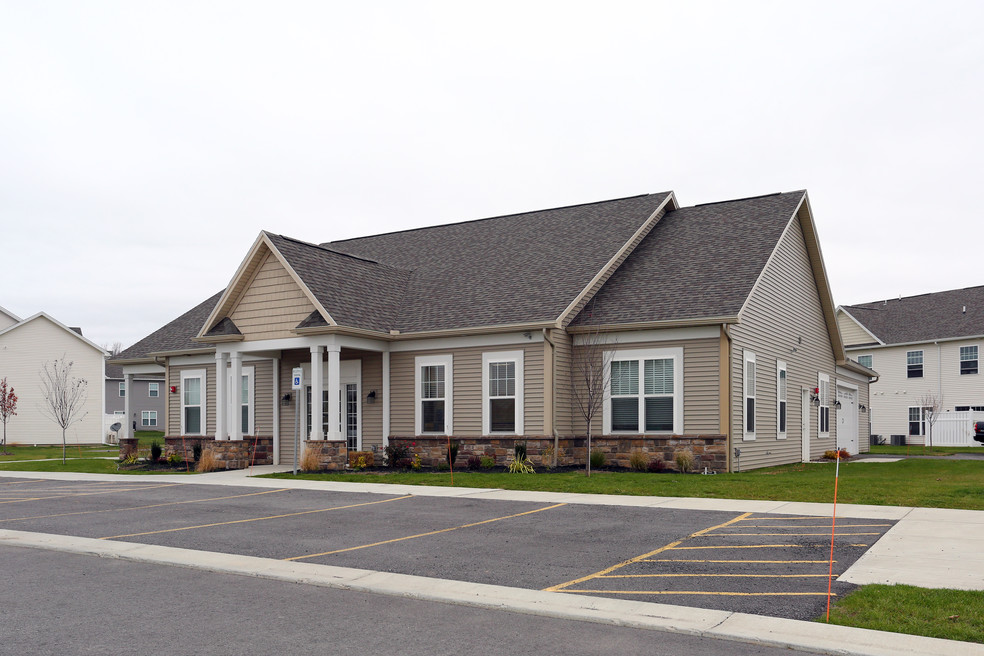 Woodcrest East Apartments | Lancaster, NY Apartments For Rent