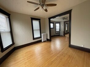 472 E Chicago St in Elgin, IL - Building Photo - Building Photo