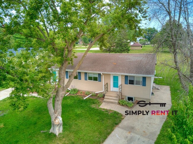 1118 Sunset Ave in Kelley, IA - Building Photo - Building Photo