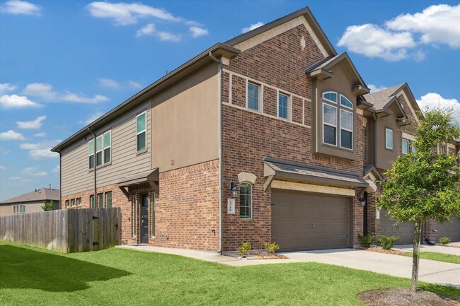 3710 Lancer Cir in Pearland, TX - Building Photo - Building Photo