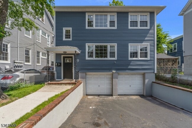 property at 9 Westervelt Pl