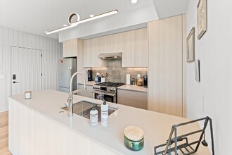 191 Condor St, Unit 9 in Boston, MA - Building Photo - Building Photo