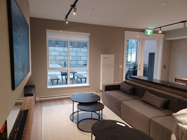 2771 Montrose Av in Abbotsford, BC - Building Photo - Building Photo