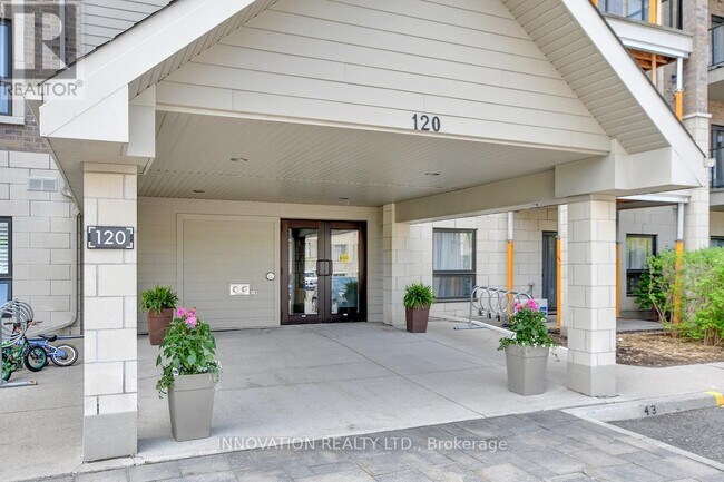 120 Prestige Cir in Ottawa, ON - Building Photo - Building Photo