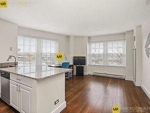 534 Beacon St, Unit #305 in Boston, MA - Building Photo - Building Photo