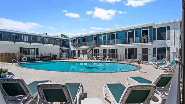 Ocean Palms Apartments in Corpus Christi, TX - Building Photo - Building Photo
