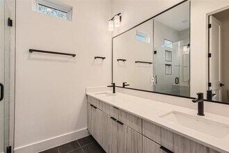 590 Old Ml Rd in Cedar Park, TX - Building Photo - Building Photo