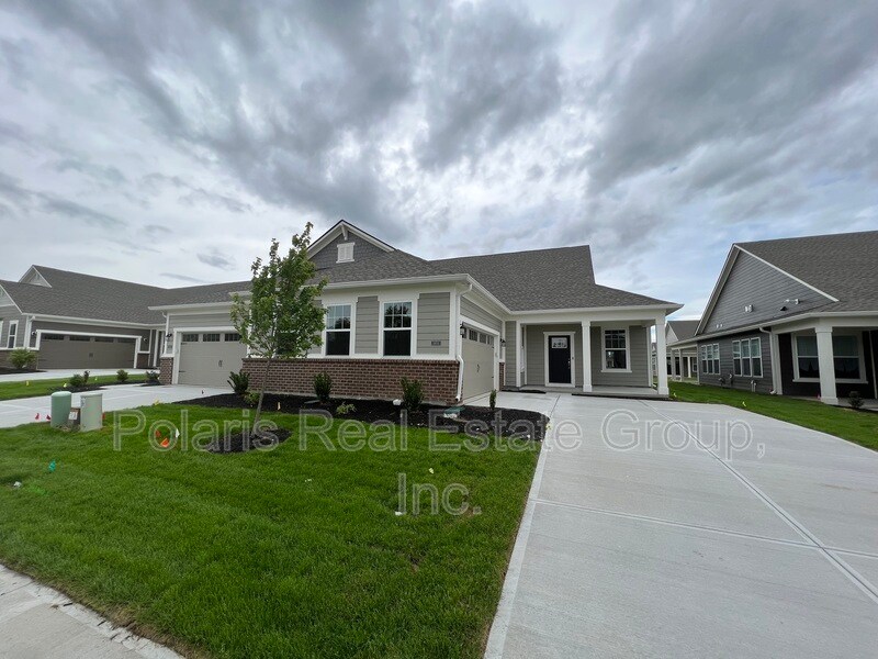 1674 Garwood Dr in Westfield, IN - Foto de edificio