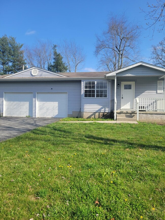 104 Bent Tree Dr in Crossville, TN - Building Photo - Building Photo