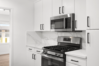 5848 1/2 Colfax Ave in Los Angeles, CA - Building Photo - Building Photo