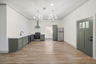 3010 Winding Way in Huntsville, TX - Building Photo - Building Photo