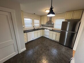 30 Stearns Rd in Belmont, MA - Building Photo - Building Photo