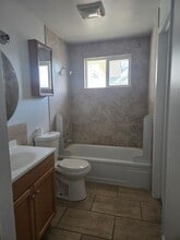 2221 Collyer St in Longmont, CO - Foto de edificio - Building Photo