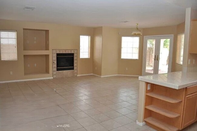 5320 Bright Sun Ct in Las Vegas, NV - Building Photo - Building Photo