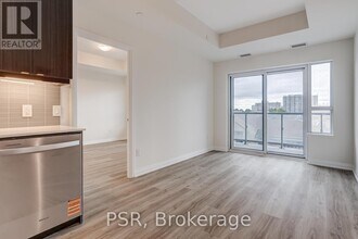 3270 Sheppard Ave E in Toronto, ON - Building Photo - Building Photo
