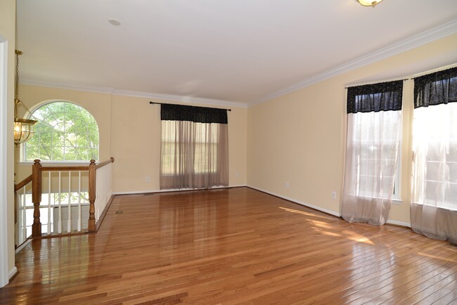 11401 Abner Ave in Fairfax, VA - Building Photo - Building Photo
