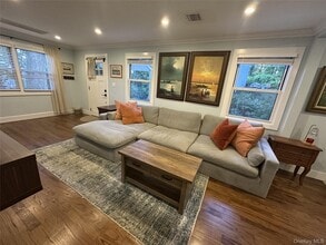 23 West Dr in Port Washington, NY - Building Photo - Building Photo