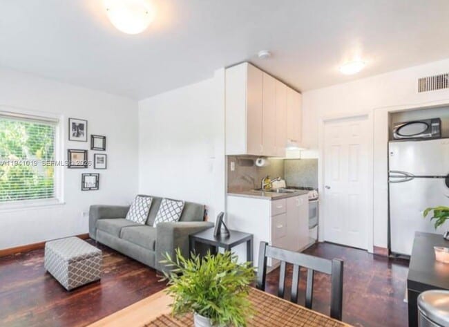 1555 Pennsylvania Ave in Miami Beach, FL - Building Photo - Building Photo