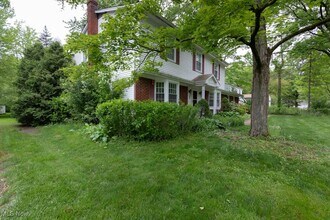 5940 Hansom Dr in Solon, OH - Building Photo - Building Photo