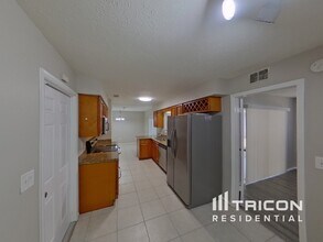 3717 Coppertree Cir in Brandon, FL - Building Photo - Building Photo