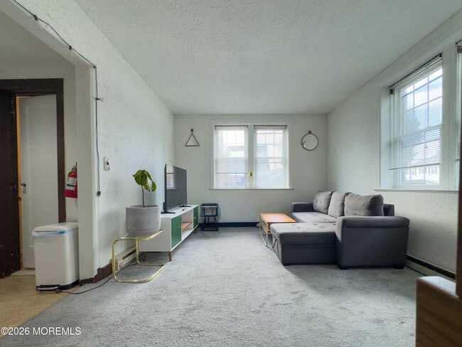 19 Leroy Pl in Red Bank, NJ - Building Photo - Building Photo