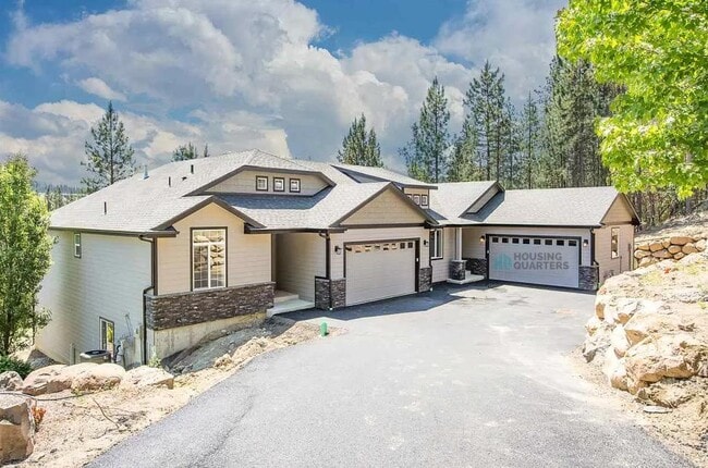 property at 420 E Little Spokane Connection Rd