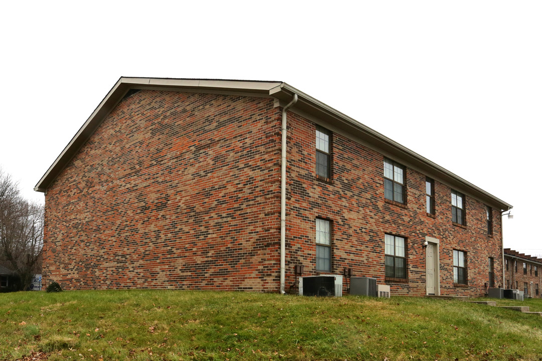 Fair Oaks Apartments in Lexington, KY - Building Photo