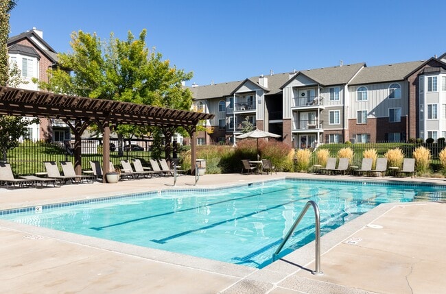 Sterling Pointe Apartments