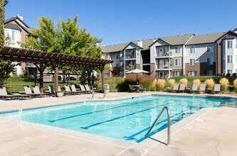 Sterling Pointe Apartments in Layton, UT - Building Photo - Building Photo