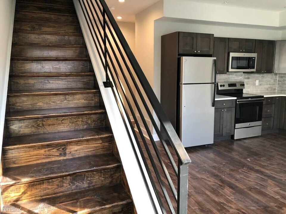 1423 N Franklin St-Unit -Apt 3 in Philadelphia, PA - Building Photo