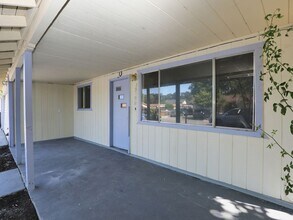 15190 Highlands Harbor Dr in Clearlake, CA - Building Photo - Building Photo