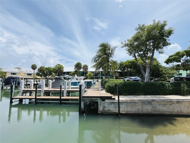 property at 98282 Windward Ave