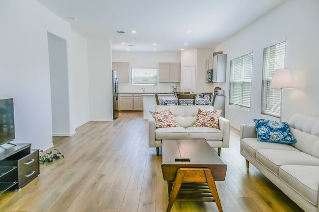 311 Canley Loop in Hutto, TX - Foto de edificio - Building Photo