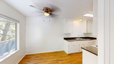 827 Las Gallinas Ave-Unit -302 in San Rafael, CA - Building Photo - Building Photo