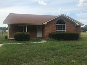 6463 Elim Church Rd in Hinesville, GA - Building Photo - Building Photo