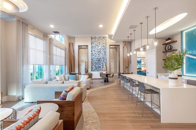 Aqua Palm Bay in Palm Bay, FL - Foto de edificio - Building Photo