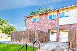 8003 Wolff St in Westminster, CO - Building Photo