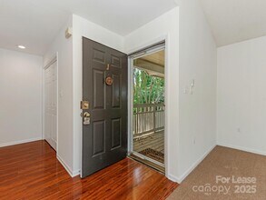 5011 Sharon Rd in Charlotte, NC - Building Photo - Building Photo