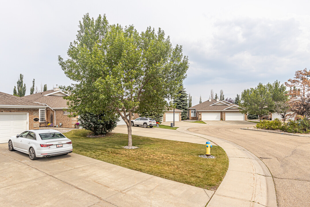 Brass III Leger Court in Edmonton, AB - Building Photo