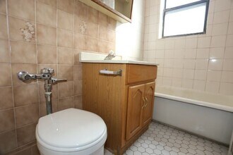 735 W Belmont Ave, Unit E00P in Chicago, IL - Building Photo - Building Photo