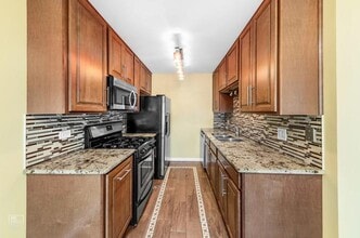 636 Forum Dr in Roselle, IL - Building Photo - Building Photo