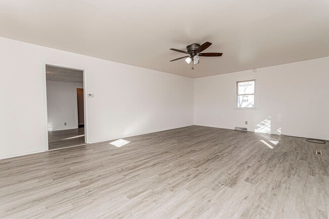 305 S 7th St in Herington, KS - Building Photo - Building Photo