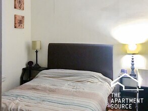 3823 N Lawndale Ave, Unit 1E in Chicago, IL - Building Photo - Building Photo